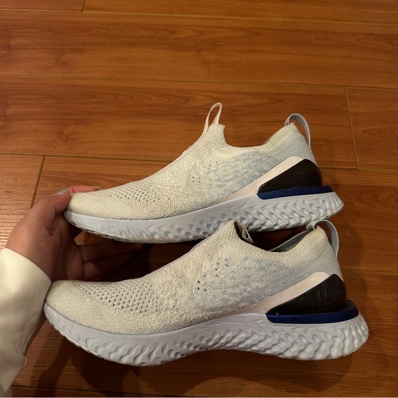 Women Nike Epic Phantom React Flyknit - Picture 3 of 9